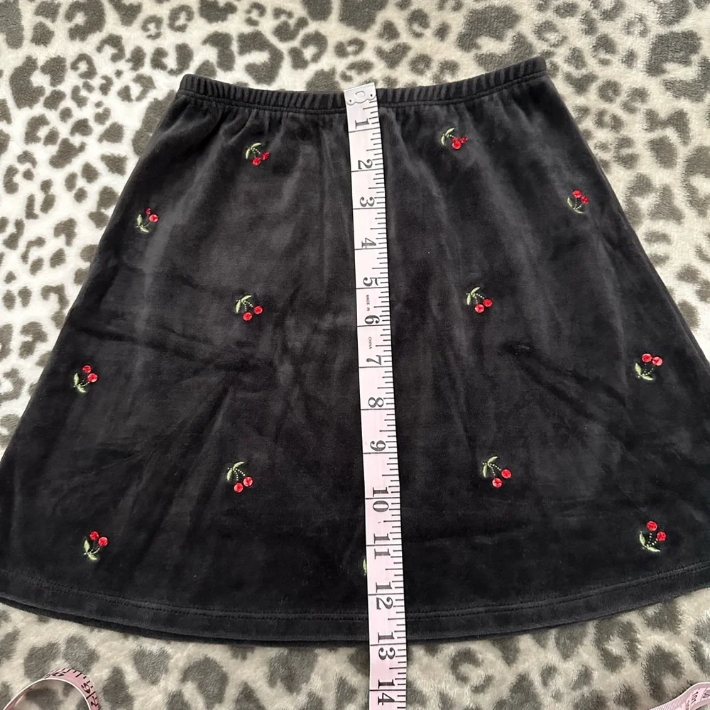 2002 Gymboree Velvet Skirt in Black with Sequin Cherry Print Size 5